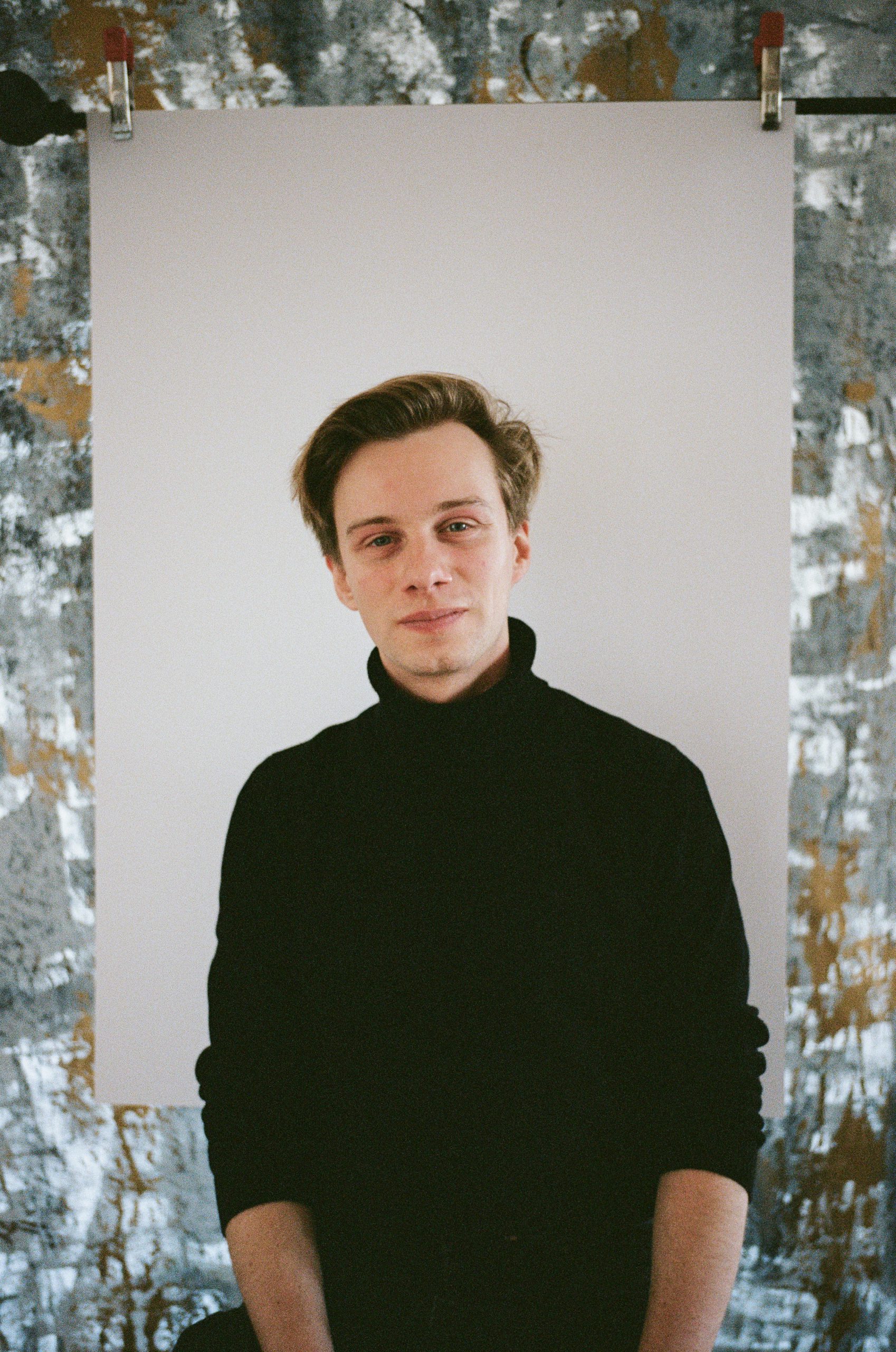 2media_#1_19.11.25__CROP_Portra400_LM6_by_@janhlavacek__-20