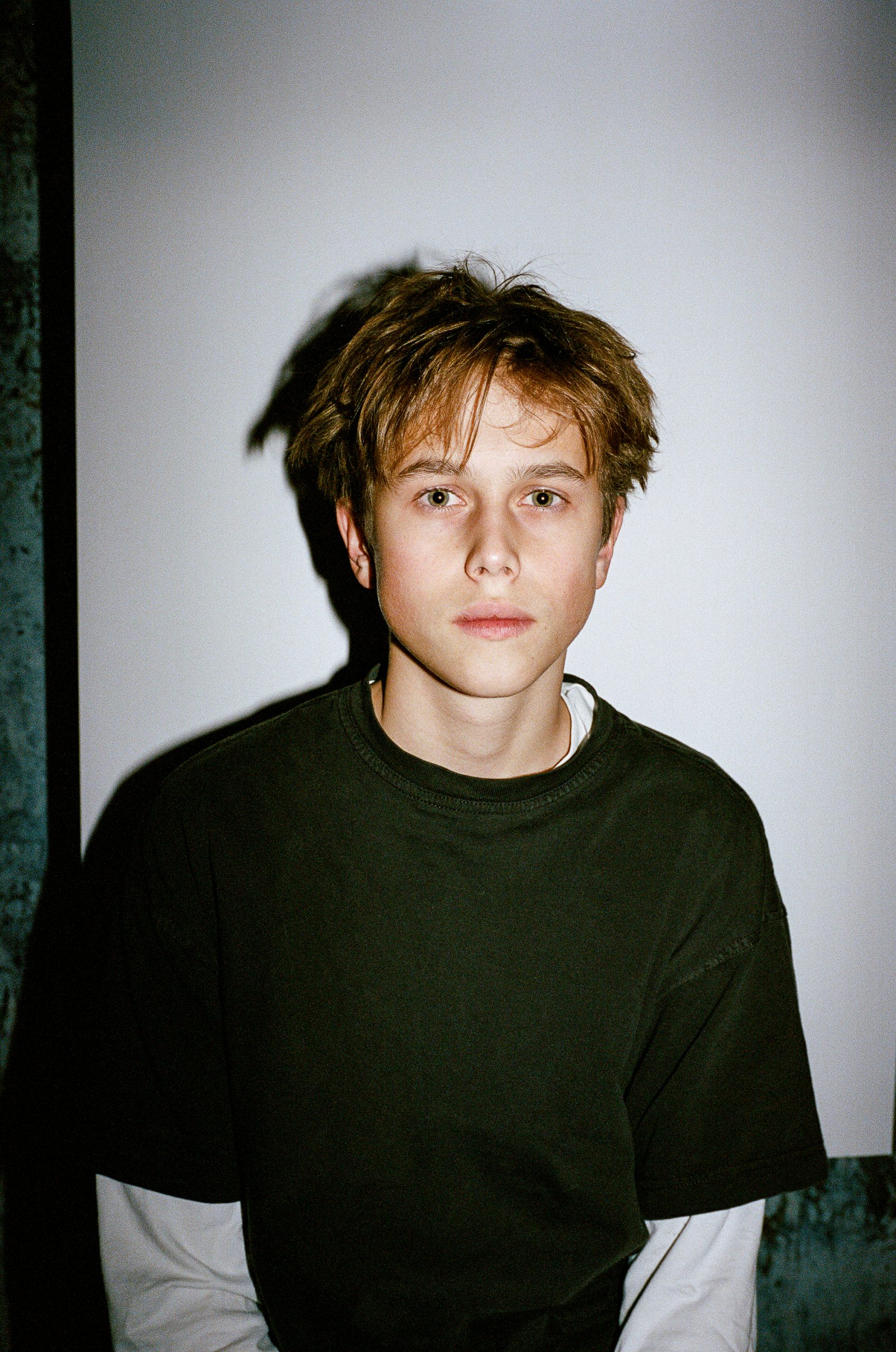 2media_#2_25.11.25__CROP_Portra400_LM6_by_@janhlavacek__-67