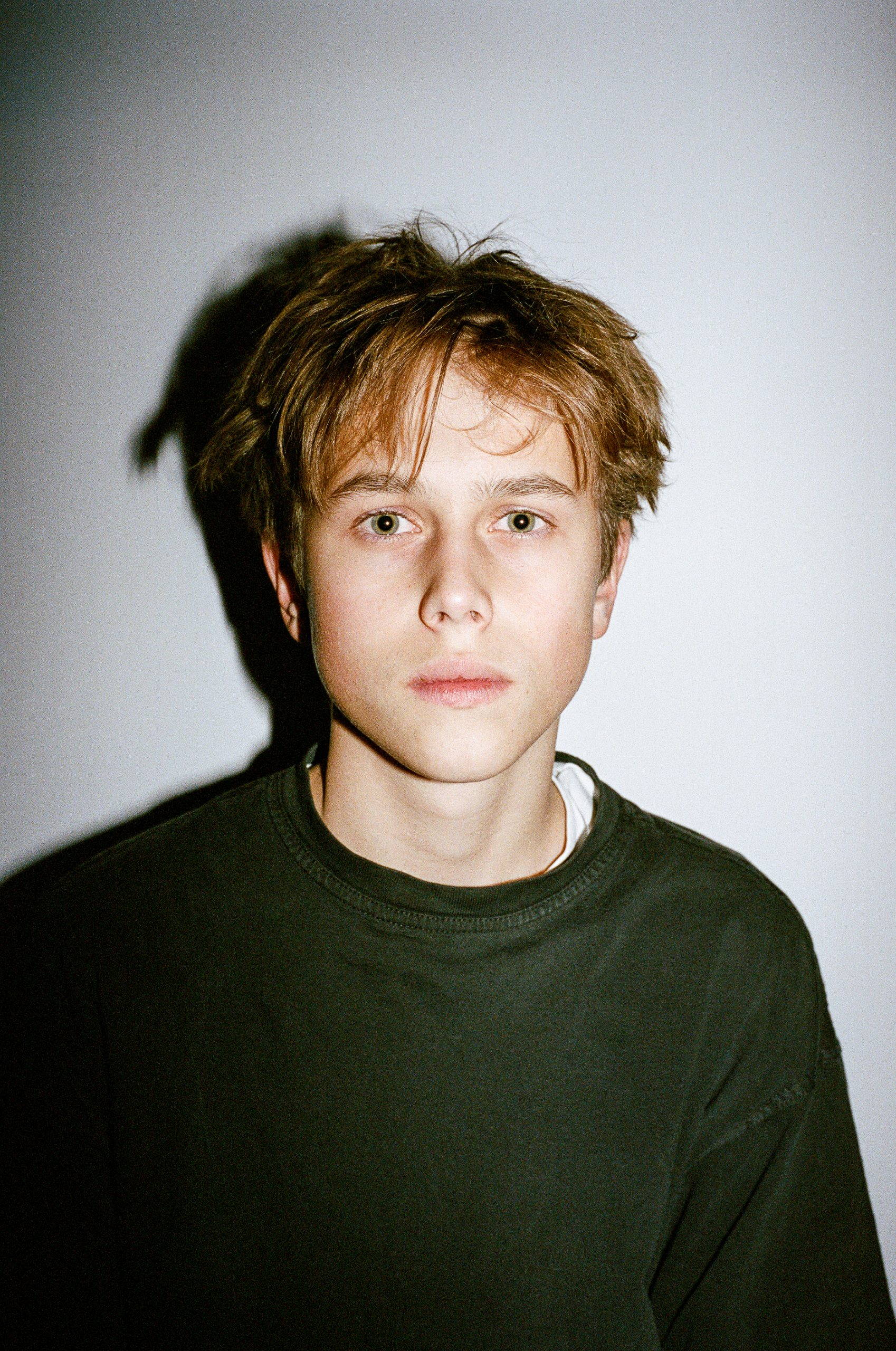 2media_#2_25.11.25__CROP_Portra400_LM6_by_@janhlavacek__-68