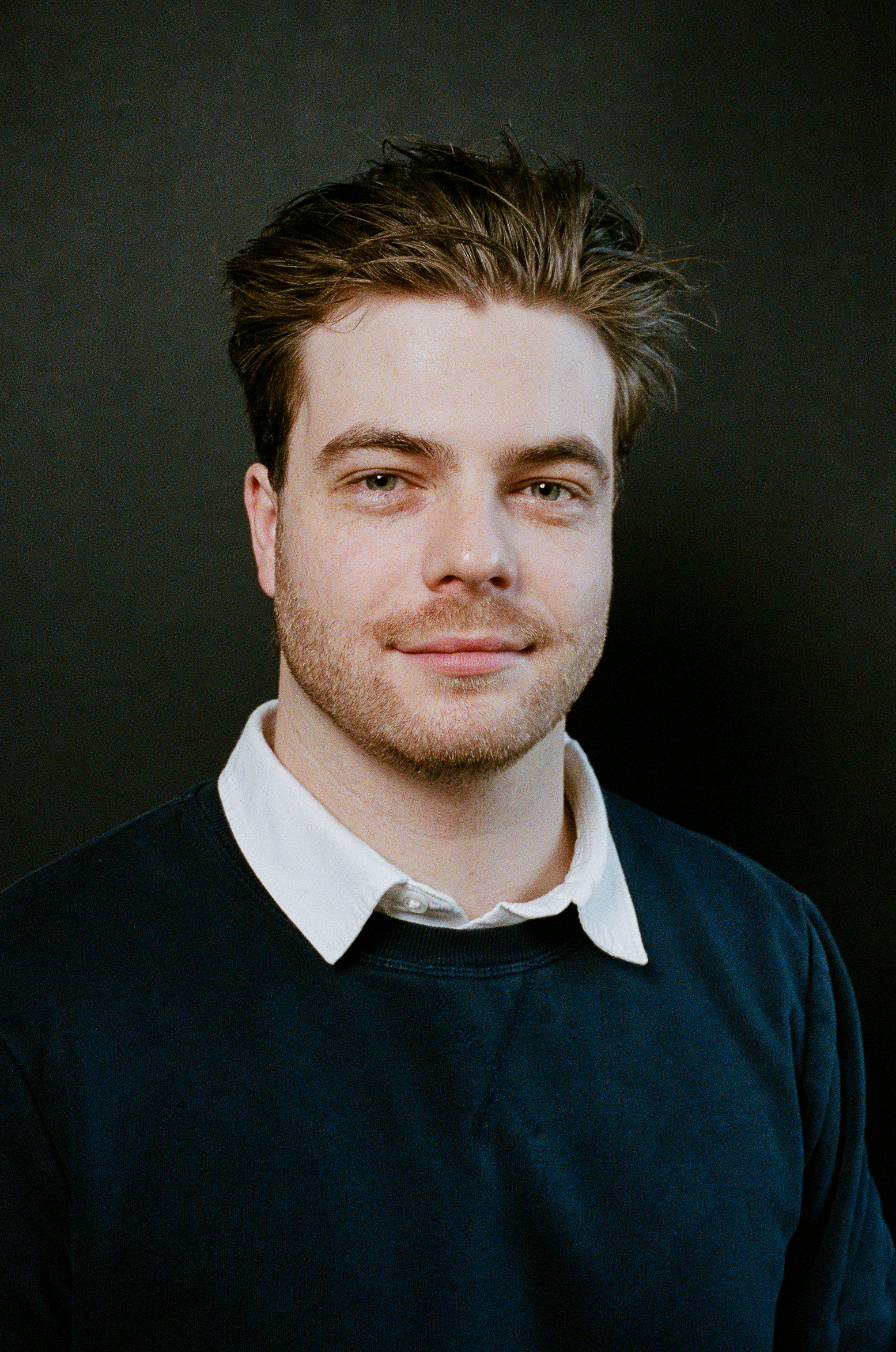 2media_#5_26.02.26__CROP_Portra400_LM6_by_@janhlavacek__-25