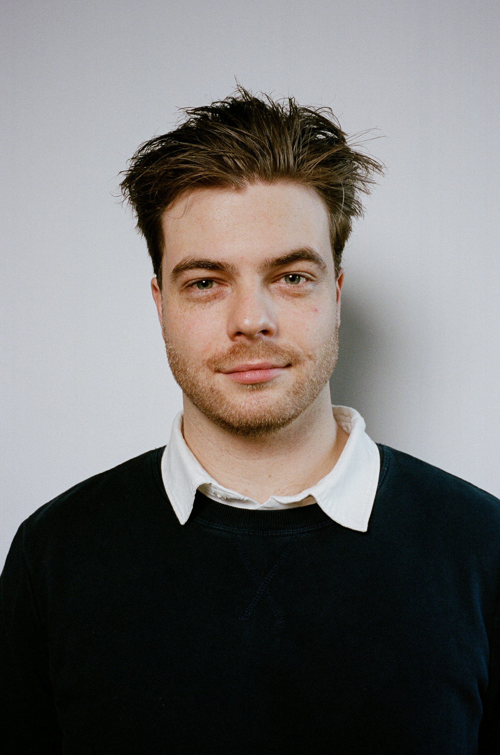 2media_#5_26.02.26__CROP_Portra400_LM6_by_@janhlavacek__-26